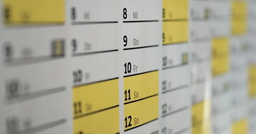 Kalendarz książkowy lub na ścianę – który wybrać?