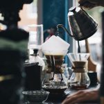 W jaki sposób fabrykuje się kawę i w jakim miejscu ją kupić?